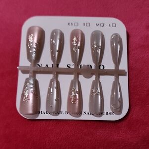 Neutral Pink-Beige Press-On Nail Set with Gold Accents